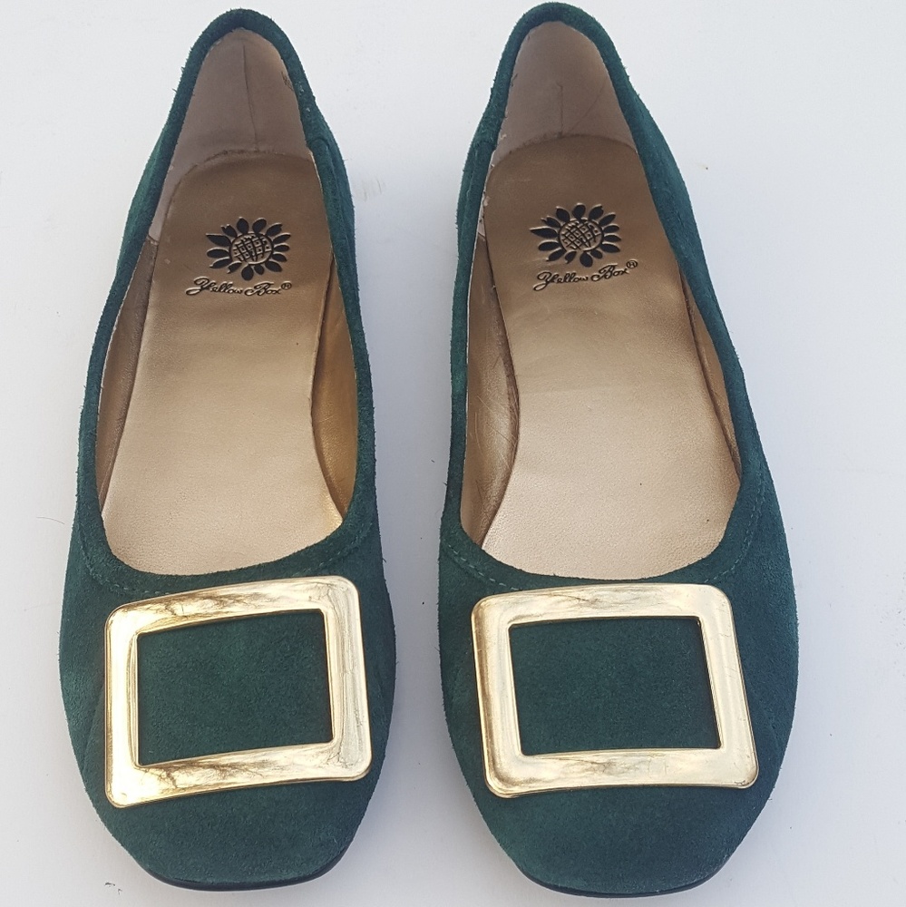 Yellow Box Leather Flats 6.5 Gold Buckel Toe NICE! - Picture 2 of 7